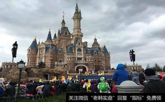 【上海迪士尼乐园门票】上海迪士尼乐园15个月实现盈利 王健林预言未实现