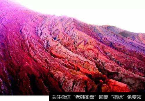 新疆大地，红色美丽最传奇
