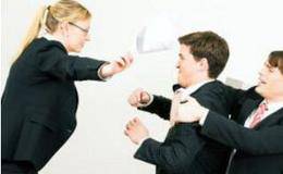 哪些员工不能成为股东？如何约束股东权力？