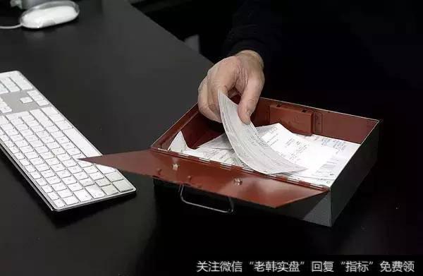 对待消费和投资，女性更热衷前者