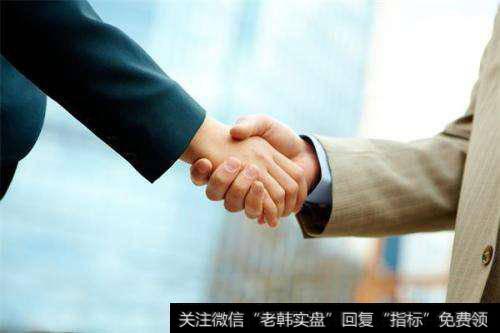 按“价格优先，时间优先”的原则自动撮合成交