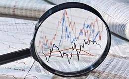 股民在下跌过程中如何掌握股票操作技巧呢？